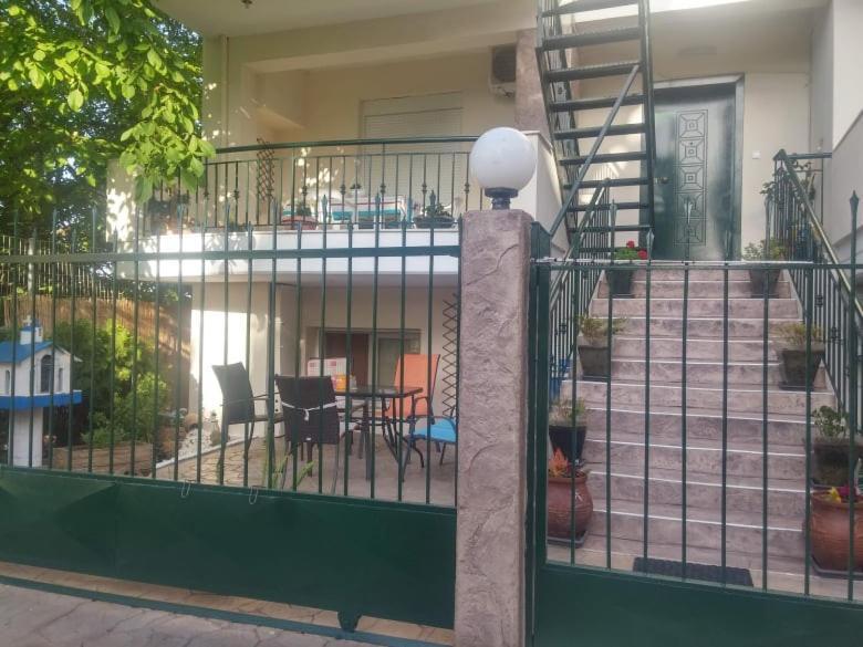 Oasis Apartment ネア・ミカニオーナ エクステリア 写真