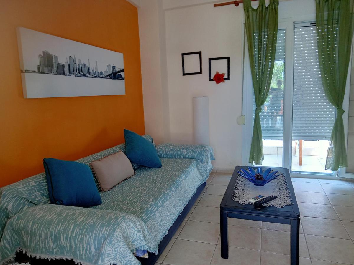 Oasis Apartment ネア・ミカニオーナ エクステリア 写真