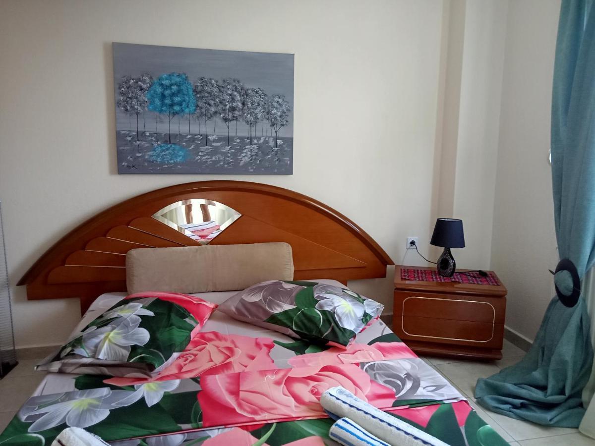 Oasis Apartment ネア・ミカニオーナ エクステリア 写真